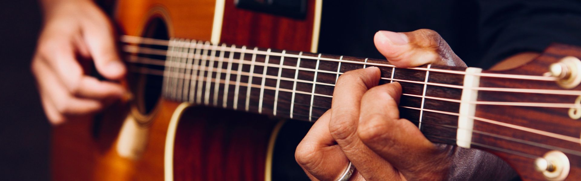 Leer gitaar spelen in 3 uur